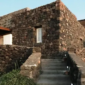 Antico Dammuso In Riva Al Mare Casa vacanze